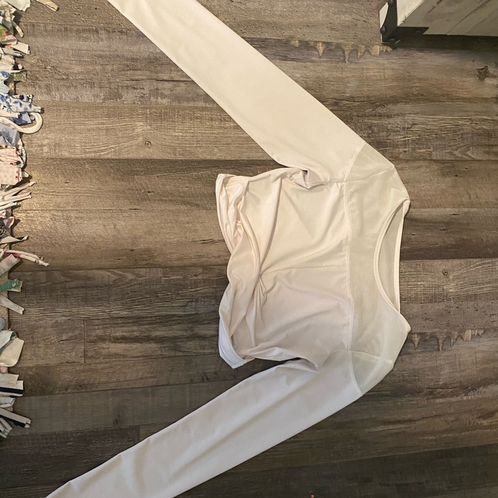 Buff bunny white crop top